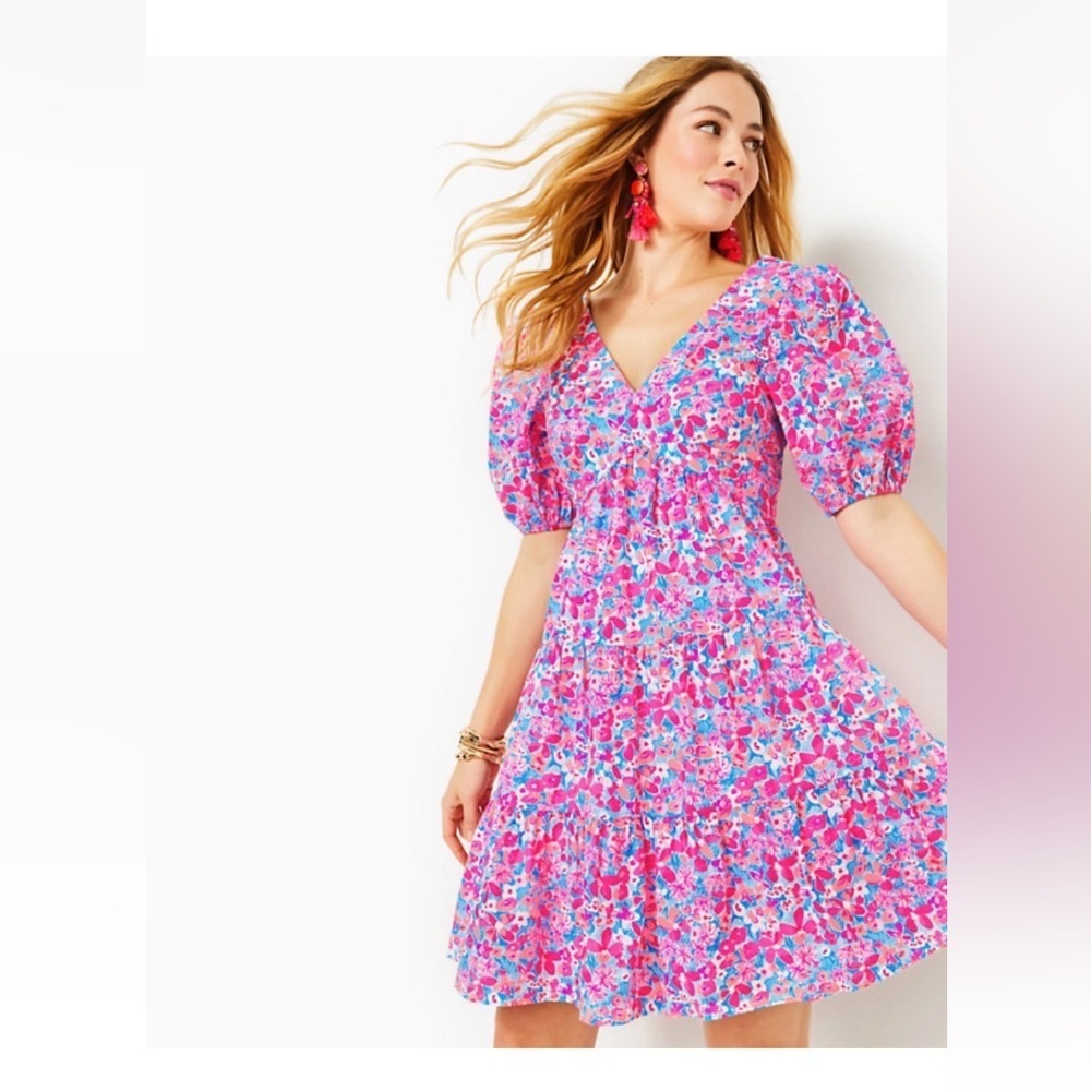 Lilly Pulitzer Vibrant Pink Floral Midi Dress
Caja 4 - Picture 1 of 7